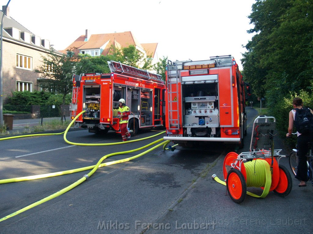 Feuer Dachgeschoss Koeln Lindenthal Kitschburgerstr P002.JPG